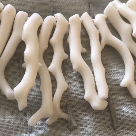 White Handmade Glass Coral And Bead Necklace 18 " - EUC - Picture 6 of 7